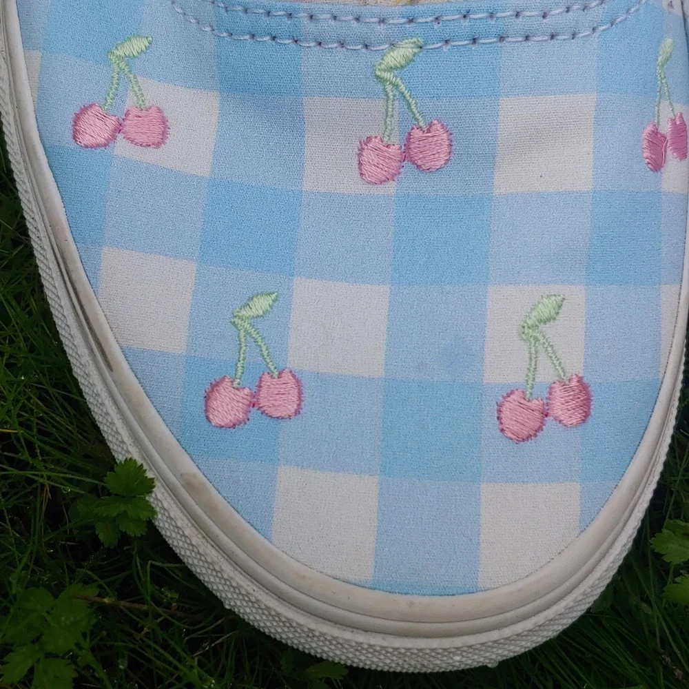 Like New Vans Gingham Embroidered Cherry, Women 12, Men 10.5 - Picture 3 of 11